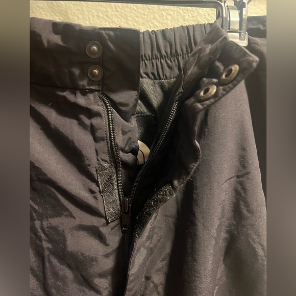The North Face Snow Pants - Men’s Large - Picture 4 of 7